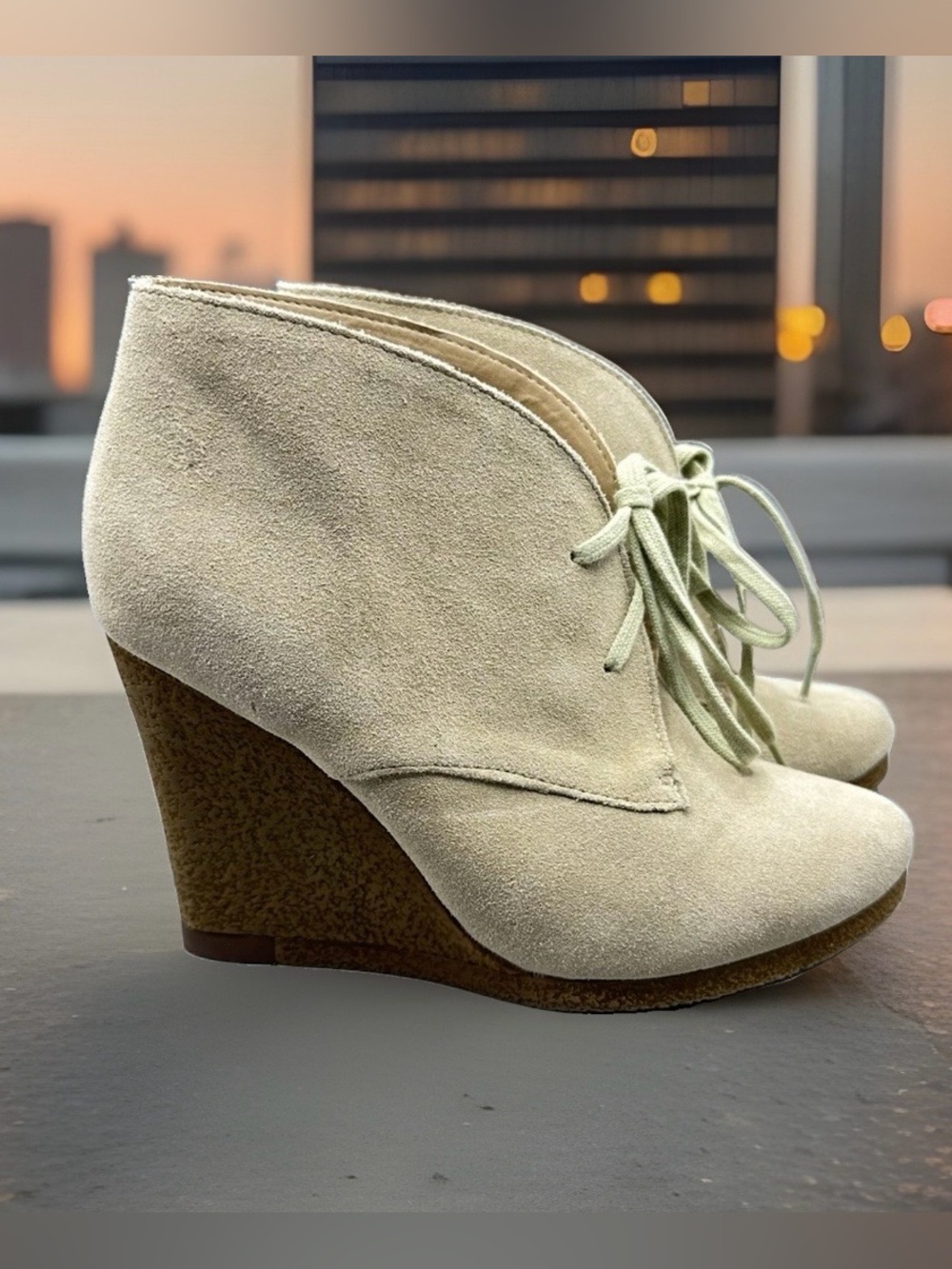 Aldo Boots Womens 39 Beige Suede Chukka Wedge Booties Almond Toe Lace Up Casual